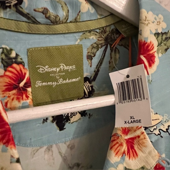 Disney Parks x Tommy Bahama Mickey Mouse Hawaiian Shirt NWT XL Silk - Picture 4 of 7